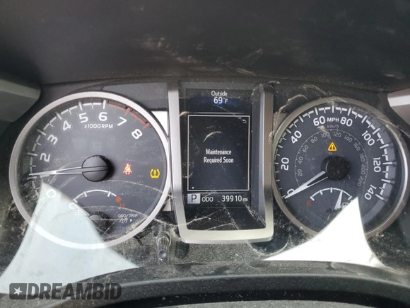 2018 Toyota Tacoma SR with VIN 3TMGZ5AN6JM163097, listed as a Copart auction lot 52633665 with 39,910 mi miles and Salvage Title. Bid and sale history available at DreamBid. Image 9.