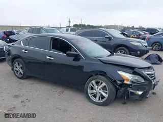 2013 Nissan Altima 2.5 S with VIN 1N4AL3AP6DN516984, listed as a IAAI auction lot 41581704 with 141,805 mi miles. Bid and sale history available at carsss.com. Image 1.
