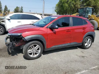 2021 Hyundai Kona SE z VIN KM8K12AA3MU703644, wystawiony jako Copart lot #60285565 z przebiegiem 83 903 mil mil oraz Czysty tytuł • Clean title. Historia ofert i sprzedaży dostępna na DreamBid. Obrazek 1.