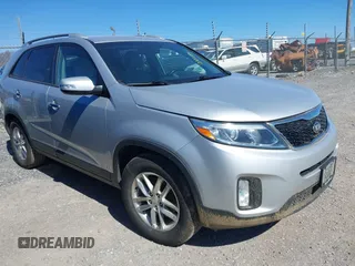 2014 Kia Sorento LX with VIN 5XYKTDA72EG489389, listed as a IAAI auction lot 41905133 with 152,578 mi miles. Bid and sale history available at carsss.com. Image 1.