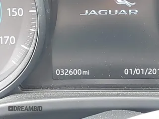 2017 Jaguar XE 35t Prestige z VIN SAJAK4BV2HA963732, wystawiony jako IAAI lot #42275319 z przebiegiem 32 600 mil mil oraz . Historia ofert i sprzedaży dostępna na DreamBid. Obrazek 14.
