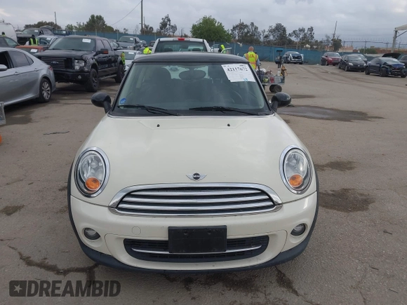 2011 MINI Hardtop with VIN WMWSU3C54BT183455, listed as a IAAI auction lot 42117672 with 130,530 mi miles and . Bid and sale history available at DreamBid. Image 12.