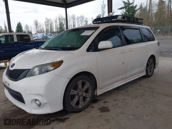 2011 Toyota Sienna SE with VIN 5TDXK3DC0BS060424, listed as a IAAI auction lot 41895621 with 149,332 mi miles. Bid and sale history available at carsss.com. Image 17.