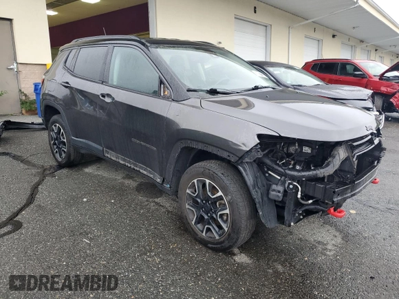2021 Jeep Compass Trailhawk z VIN 3C4NJDDB4MT571716, wystawiony jako Copart lot #63977335 z przebiegiem 135 382 mil mil oraz Czysty tytuł • Clean title. Historia ofert i sprzedaży dostępna na DreamBid. Obrazek 4.