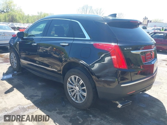 2017 Cadillac XT5 Luxury FWD z VIN 1GYKNBRS7HZ227732, wystawiony jako IAAI lot #42035099 z przebiegiem 76 260 mil mil oraz . Historia ofert i sprzedaży dostępna na DreamBid. Obrazek 3.