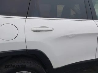 2015 Jeep Cherokee Latitude with VIN 1C4PJLCB0FW761871, listed as a IAAI auction lot 42099336 with 213,049 mi miles and . Bid and sale history available at DreamBid. Image 18.