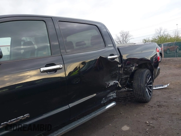 2017 Toyota Tundra 4WD Limited with VIN 5TFHW5F13HX653553, listed as a IAAI auction lot 41898133 with 140,981 mi miles. Bid and sale history available at carsss.com. Image 6.