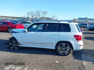 2013 Mercedes-Benz GLK 350 z VIN WDCGG8JBXDG093271, wystawiony jako IAAI lot #41061919 z przebiegiem 83 485 mil mil oraz . Historia ofert i sprzedaży dostępna na DreamBid. Obrazek 14.