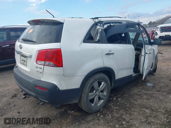2013 Kia Sorento EX with VIN 5XYKU3A24DG360631, listed as a IAAI auction lot 41410522 with Not Provided miles and . Bid and sale history available at carsss.com. Image 4.