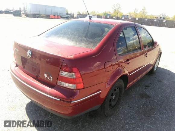 2004 Volkswagen Jetta GLS z VIN 3VWSK69M04M043653, wystawiony jako IAAI lot #42072727 z przebiegiem 172 279 mil mil oraz . Historia ofert i sprzedaży dostępna na DreamBid. Obrazek 4.