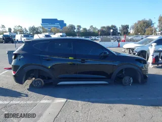 2017 Hyundai Tucson SE Plus with VIN KM8J33A46HU598450, listed as a IAAI auction lot 41709481 with 34,781 mi miles. Bid and sale history available at carsss.com. Image 13.