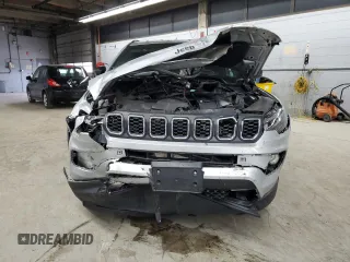 2024 Jeep Compass Latitude with VIN 3C4NJDBN9RT137912, listed as a Copart auction lot 52561465 with 14,290 mi miles and Salvage title. Bid and sale history available at DreamBid. Image 5.