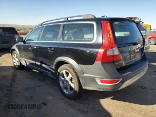 2010 Volvo XC70 3.2L with VIN YV4982BZ0A1086619, listed as a Copart auction lot 82308894 with 276,655 mi miles and Clean Title. Bid and sale history available at DreamBid. Image 2.