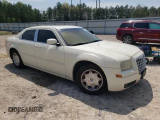 2005 Chrysler 300 with VIN 2C3JA53G45H174992, listed as a Copart auction lot 52965775 with 233,417 mi miles and Clean Title. Bid and sale history available at carsss.com. Image 4.