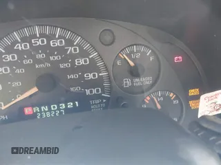 2001 Chevrolet City Express Cargo z VIN 1GNGG25R911208054, wystawiony jako IAAI lot #40999785 z przebiegiem 238 227 mil mil oraz . Historia ofert i sprzedaży dostępna na DreamBid. Obrazek 7.