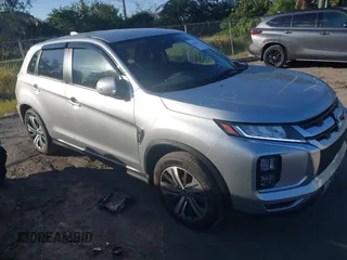 2023 Mitsubishi Outlander ES z VIN JA4ARUAU2PU002283, wystawiony jako IAAI lot #41268849 z przebiegiem 9662 mil mil oraz . Historia ofert i sprzedaży dostępna na DreamBid. Obrazek 1.
