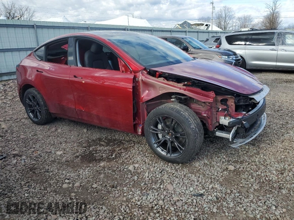 2024 Tesla Model Y Long Range z VIN 7SAYGDEE8RA302077, wystawiony jako Copart lot #52622465 z przebiegiem 11 830 mil mil oraz Szkoda całkowita • Salvage title. Historia ofert i sprzedaży dostępna na DreamBid. Obrazek 4.