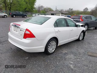 2010 Ford Fusion Hybrid with VIN 3FADP0L3XAR295179, listed as a IAAI auction lot 41958001 with 224,973 mi miles. Bid and sale history available at carsss.com. Image 4.