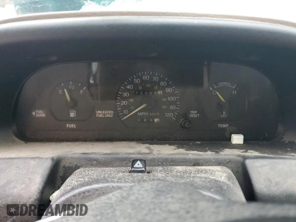 1994 Ford Escort z VIN 1FARP15J1RW125762, wystawiony jako Copart lot #85853184 z przebiegiem 75 229 mil mil oraz Szkoda całkowita • Salvage title. Historia ofert i sprzedaży dostępna na DreamBid. Obrazek 9.