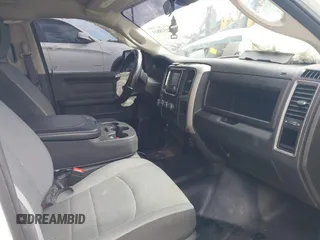2022 Ram 1500 Tradesman z VIN 3C6RR6KG5NG352432, wystawiony jako IAAI lot #41528831 z przebiegiem 36 717 mil mil oraz . Historia ofert i sprzedaży dostępna na DreamBid. Obrazek 5.
