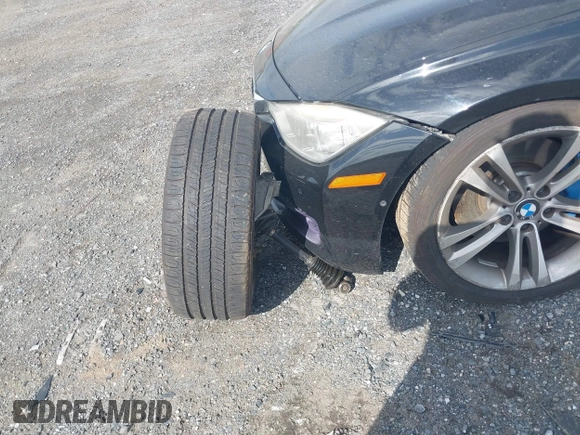 2013 BMW 3 Series 335i xDrive with VIN WBA3B9G54DNR89987, listed as a IAAI auction lot 42159592 with 165,999 mi miles and . Bid and sale history available at DreamBid. Image 6.