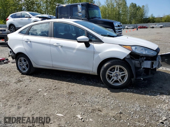 2018 Ford Fiesta SE z VIN 3FADP4BJ7JM114172, wystawiony jako Copart lot #54014805 z przebiegiem 66 828 mil mil oraz Szkoda całkowita • Salvage title. Historia ofert i sprzedaży dostępna na DreamBid. Obrazek 4.