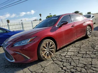 2019 Lexus ES with VIN 58ABZ1B11KU008960, listed as a Copart auction lot 49781805 with 116,677 mi miles and Salvage Title. Bid and sale history available at carsss.com. Image 1.