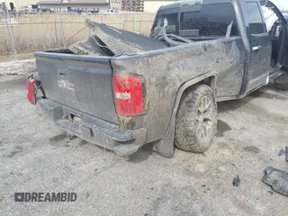 2015 GMC Sierra 1500 SLE z VIN 1GTV2UEC3FZ212843, wystawiony jako IAAI lot #42030130 z przebiegiem Nie podano mil oraz . Historia ofert i sprzedaży dostępna na DreamBid. Obrazek 4.