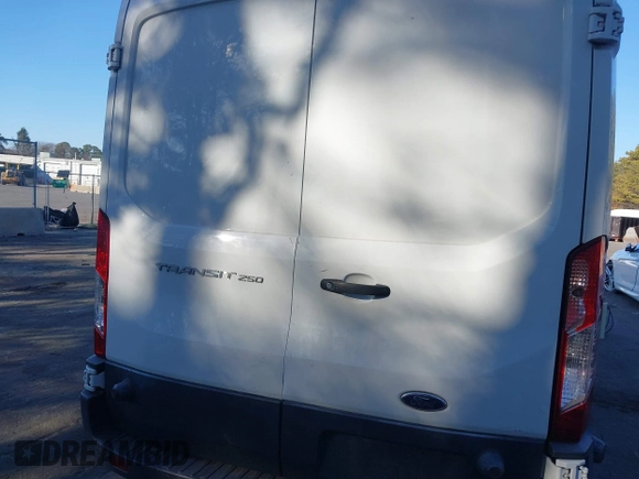 2018 Ford Transit с VIN 1FTYR2DM2JKA73863, выставлен на аукционе IAAI как лот 41656343 с пробегом 120 635 миль миль и . История ставок и продаж доступна на DreamBid. Изображение 16.