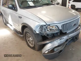 2000 Ford Expedition XLT with VIN 1FMRU1569YLB32940, listed as a IAAI auction lot 41316582 with 290,095 mi miles. Bid and sale history available at carsss.com. Image 6.
