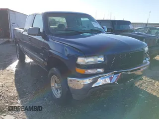 2000 Chevrolet Silverado 2500 LT with VIN 1GCGK29U6YE144130, listed as a IAAI auction lot 41732711 with 212,381 mi miles. Bid and sale history available at carsss.com. Image 1.