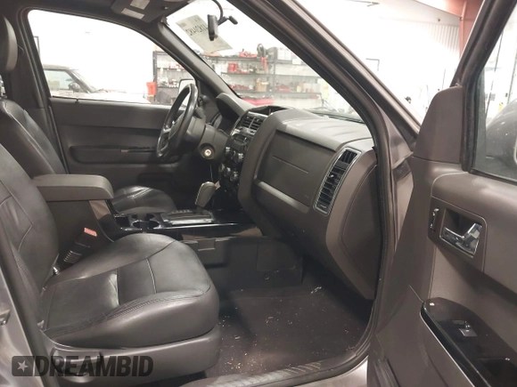 2008 Ford Escape Limited with VIN 1FMCU94178KC99233, listed as a IAAI auction lot 41820482 with 212,498 mi miles. Bid and sale history available at carsss.com. Image 5.