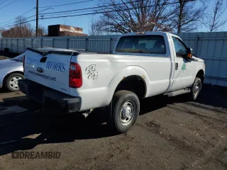 2014 Ford F-250 XL z VIN 1FTBF2B63EEB38789, wystawiony jako Copart lot #50231535 z przebiegiem 204 782 mil mil oraz Czysty tytuł • Clean title. Historia ofert i sprzedaży dostępna na DreamBid. Obrazek 3.