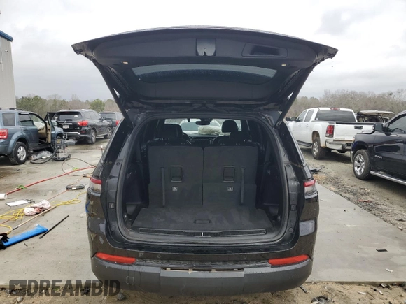 2023 Jeep Grand Cherokee Laredo z VIN 1C4RJJAG4P8814041, wystawiony jako Copart lot #42776095 z przebiegiem 71 111 mil mil oraz Szkoda całkowita • Salvage title. Historia ofert i sprzedaży dostępna na DreamBid. Obrazek 6.