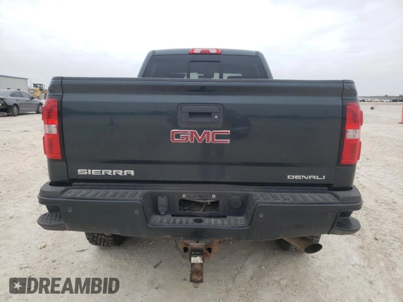 2017 GMC Sierra 2500HD Denali z VIN 1GT12UEG9HF133280, wystawiony jako Copart lot #46063115 z przebiegiem 153 311 mil mil oraz Szkoda całkowita • Salvage title. Historia ofert i sprzedaży dostępna na DreamBid. Obrazek 6.