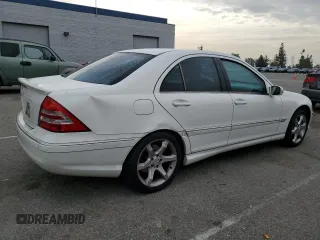 2007 Mercedes-Benz C 350 Sport z VIN WDBRF56H57F881199, wystawiony jako Copart lot #47779325 z przebiegiem 266 720 mil mil oraz Szkoda całkowita • Salvage title. Historia ofert i sprzedaży dostępna na DreamBid. Obrazek 3.