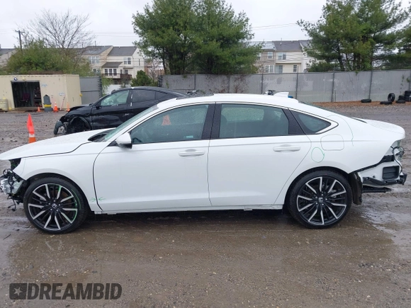 2024 Honda Accord Touring с VIN 1HGCY2F80RA090757, выставлен на аукционе IAAI как лот 41999518 с пробегом 3 862 миль миль и . История ставок и продаж доступна на DreamBid. Изображение 14.