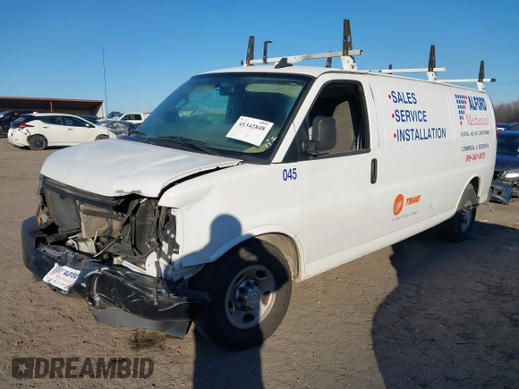 2019 Chevrolet Express Cargo z VIN 1GCWGBFG8K1210994, wystawiony jako IAAI lot #41342848 z przebiegiem 128 263 mil mil oraz . Historia ofert i sprzedaży dostępna na DreamBid. Obrazek 2.