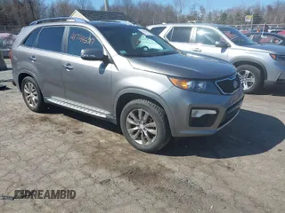 2013 Kia Sorento SX with VIN 5XYKW4A21DG377287, listed as a IAAI auction lot 41744527 with 91,685 mi miles. Bid and sale history available at carsss.com. Image 1.