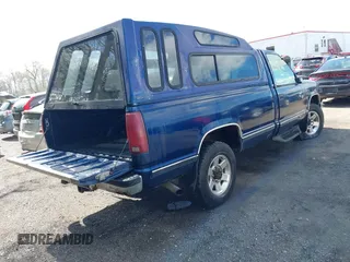1996 GMC Sierra 1500 with VIN 1GTGC24F7TZ541482, listed as a IAAI auction lot 41968945 with 195,351 mi miles and . Bid and sale history available at DreamBid. Image 4.