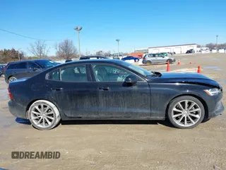 2021 Volvo S60 Momentum z VIN 7JR102FK4MG096853, wystawiony jako IAAI lot #41740894 z przebiegiem 75 270 mil mil oraz . Historia ofert i sprzedaży dostępna na DreamBid. Obrazek 14.