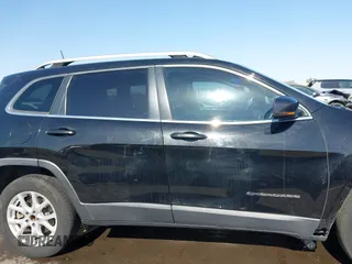 2018 Jeep Cherokee Latitude Plus with VIN 1C4PJLLX2JD525187, listed as a IAAI auction lot 42292946 with 95,492 mi miles and . Bid and sale history available at DreamBid. Image 14.