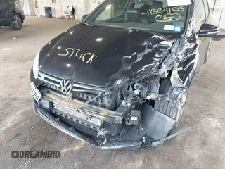 2012 Volkswagen Golf w/Sunroof & Navi z VIN WVWRF7AJ1CW285279, wystawiony jako IAAI lot #41884105 z przebiegiem 145 851 mil mil oraz . Historia ofert i sprzedaży dostępna na DreamBid. Obrazek 6.