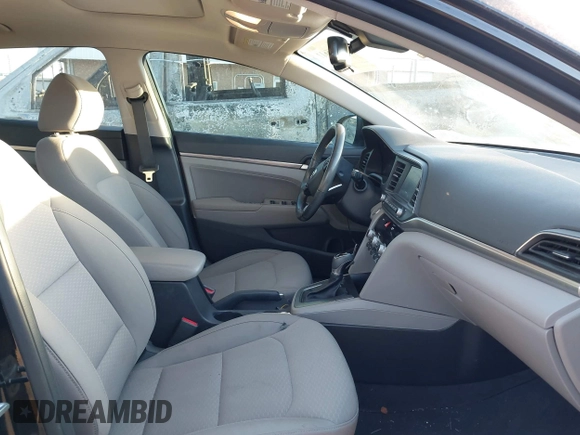 2020 Hyundai Elantra Value Edition z VIN KMHD84LF1LU956131, wystawiony jako IAAI lot #41866611 z przebiegiem 138 785 mil mil oraz . Historia ofert i sprzedaży dostępna na DreamBid. Obrazek 5.