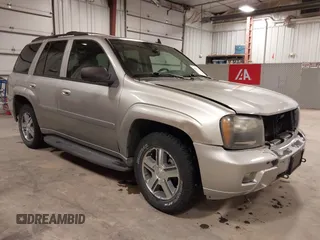 2007 Chevrolet TrailBlazer LS with VIN 1GNDT13S072267270, listed as a IAAI auction lot 41913360 with 152,678 mi miles. Bid and sale history available at carsss.com. Image 1.