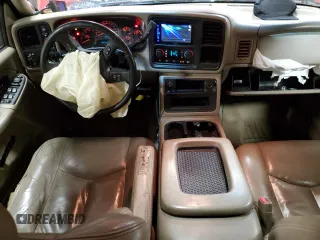 2005 GMC Sierra 2500HD SLT z VIN 1GTHK23245F877195, wystawiony jako Copart lot #41645515 z przebiegiem 175 432 mil mil oraz Czysty tytuł • Clean title. Historia ofert i sprzedaży dostępna na DreamBid. Obrazek 8.
