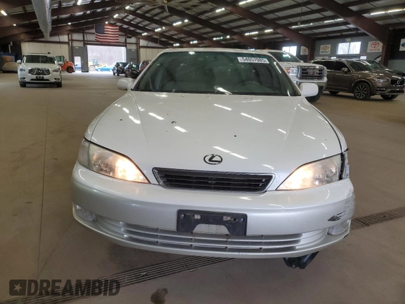 1999 Lexus ES 300 Luxury Sport Sdn with VIN JT8BF28G3X0205731, listed as a Copart auction lot 54057085 with 146,207 mi miles and Salvage Title. Bid and sale history available at carsss.com. Image 5.
