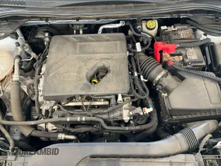 2020 Ford Escape SE z VIN 1FMCU0G62LUB45075, wystawiony jako IAAI lot #42743374 z przebiegiem 84 675 mil mil oraz . Historia ofert i sprzedaży dostępna na DreamBid. Obrazek 18.