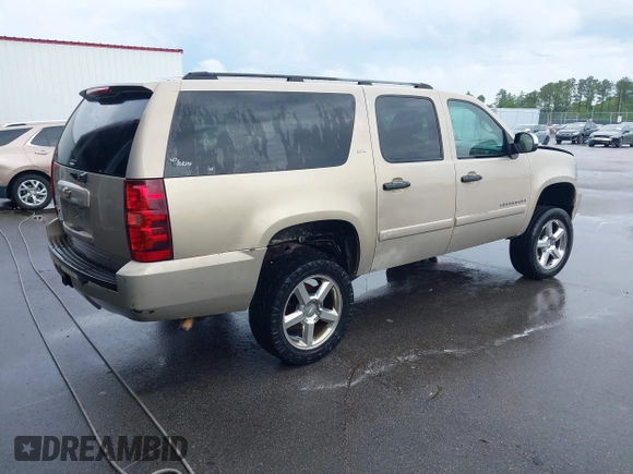 2007 Chevrolet Suburban LT with VIN 3GNFC16J37G246867, listed as a IAAI auction lot 42071082 with 192,175 mi miles. Bid and sale history available at carsss.com. Image 4.