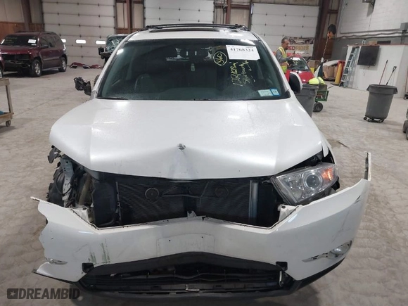 2013 Toyota Highlander with VIN 5TDBK3EHXDS222731, listed as a IAAI auction lot 41768324 with 122,028 mi miles. Bid and sale history available at carsss.com. Image 12.